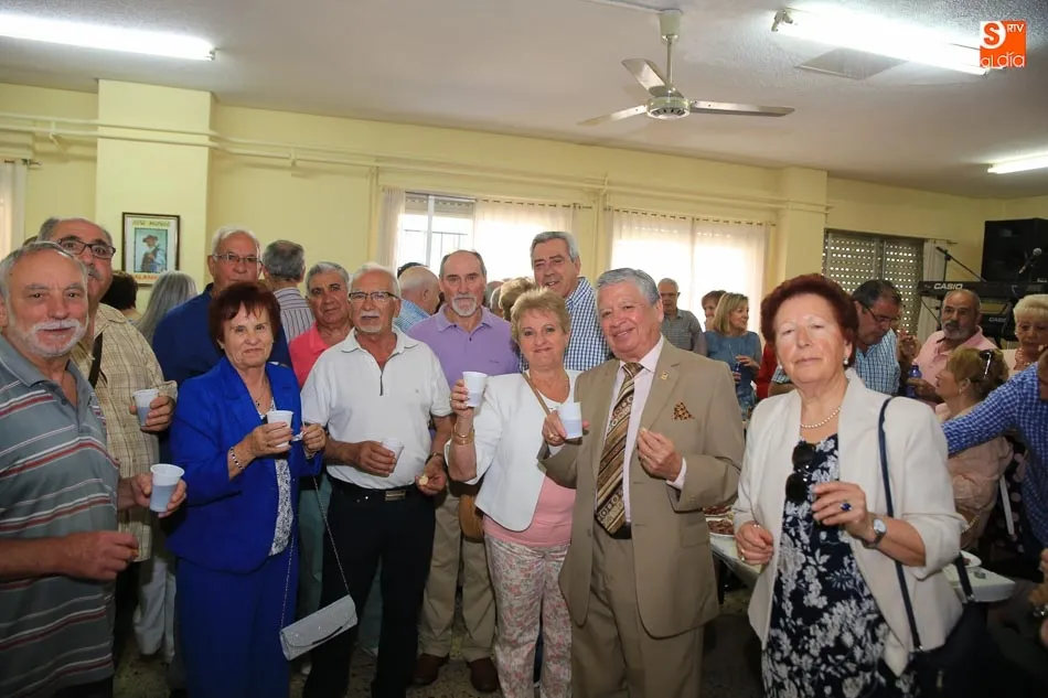 Foto 5 - Buen ambiente y gran participaci&oacute;n en la fiesta de la Asociaci&oacute;n de Mayores de Pizarrales