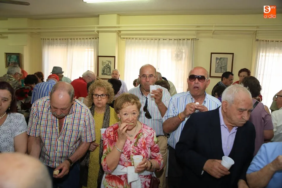 Foto 2 - Buen ambiente y gran participaci&oacute;n en la fiesta de la Asociaci&oacute;n de Mayores de Pizarrales
