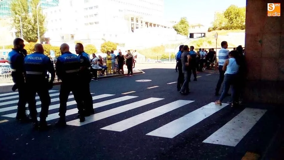 Foto 6 - Ingresado en el Hospital un hombre herido por arma blanca en el barrio de Buenos Aires
