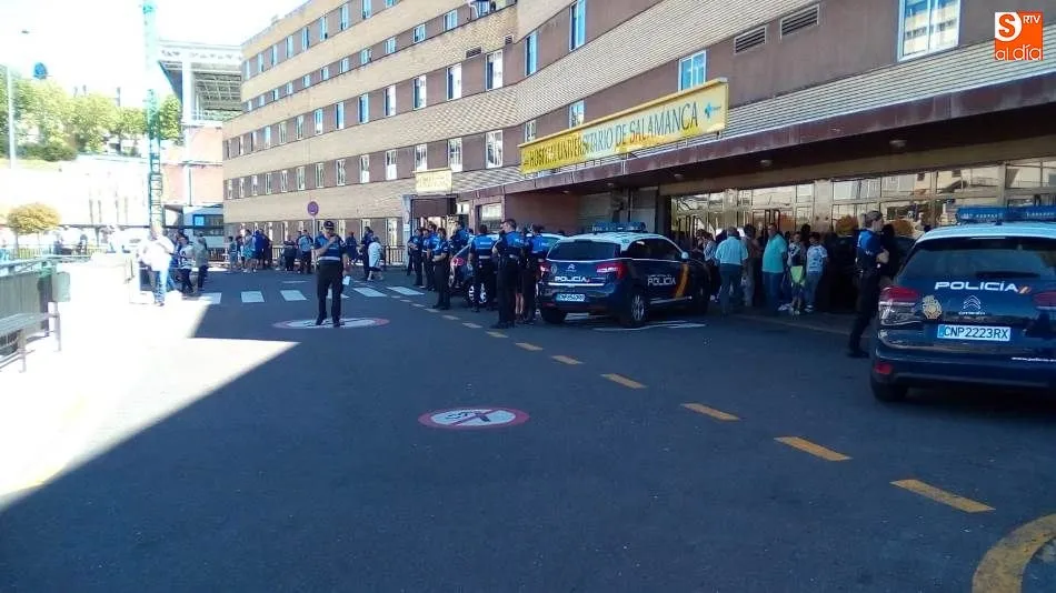Foto 5 - Ingresado en el Hospital un hombre herido por arma blanca en el barrio de Buenos Aires