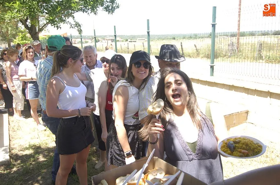 Foto 5 - Campillo de Azaba degusta paella para cerrar sus fiestas en honor a San Antonio  