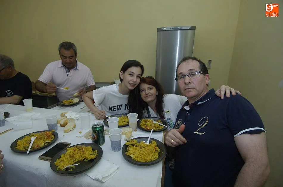 Foto 8 - Unas 700 personas se re&uacute;nen para comer en la despedida festiva de Mart&iacute;n de Yeltes  
