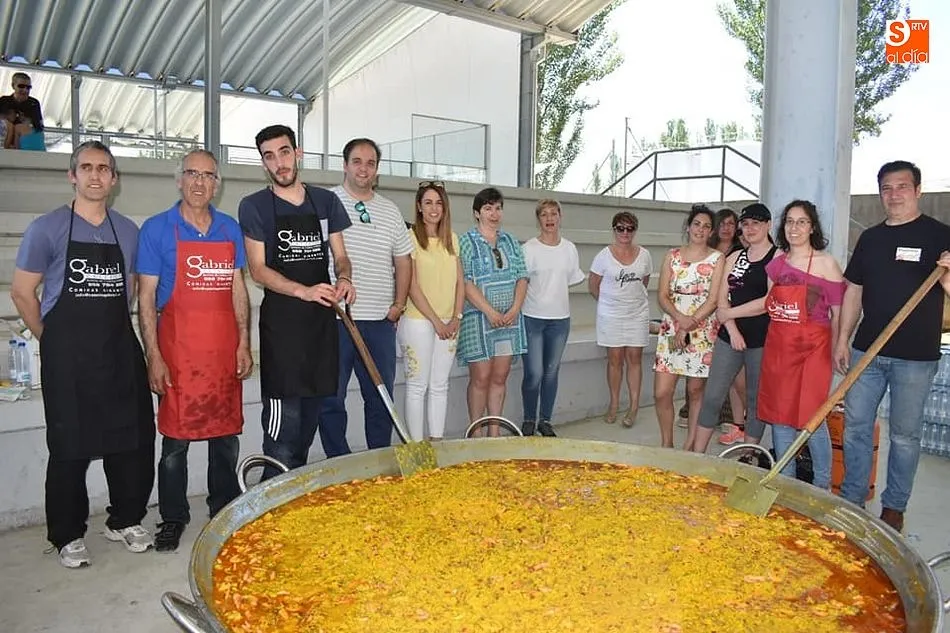 Los participantes en la Convivencia Escolar de Guijuelo dieron cuenta de 800 raciones de paella