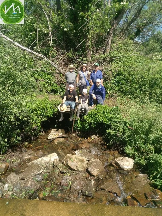Foto 11 - Los vecinos participan en &lsquo;1m2 por la naturaleza&rsquo; limpiando el arroyo