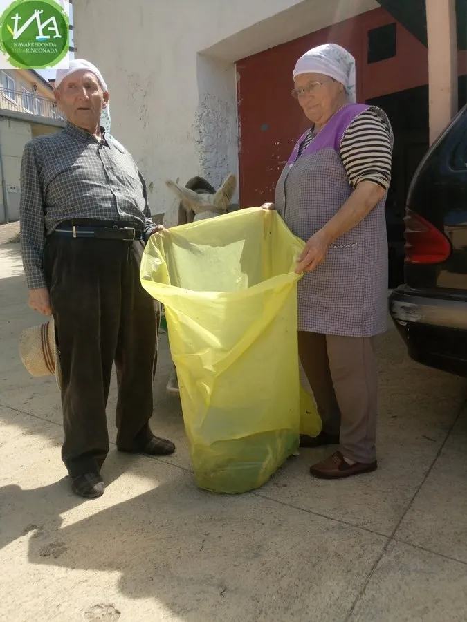Foto 9 - Los vecinos participan en &lsquo;1m2 por la naturaleza&rsquo; limpiando el arroyo