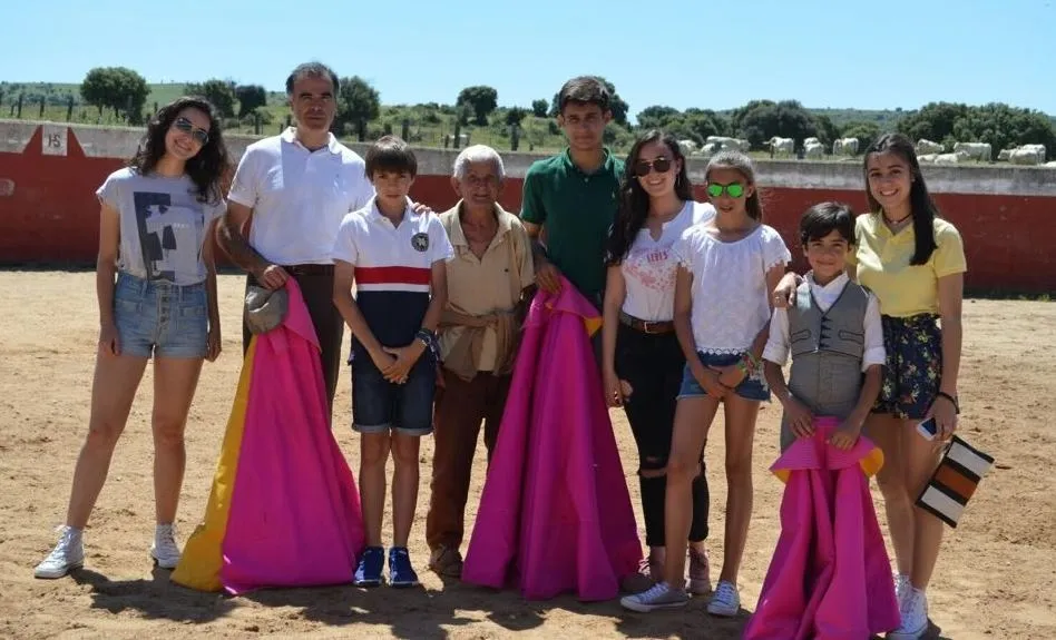 Foto 7 - La Pe&ntilde;a Jos&eacute; Ram&oacute;n Mart&iacute;n celebra su fiesta anual con Manuel Diosleguarde como invitado...