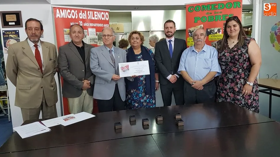 La sede de Comedor de los Pobres ha acogido este lunes la entrega del cheque y los diplomas de participación