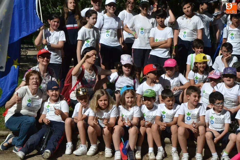 Foto 7 - Misioneras-Santa Teresa corre contra el hambre como apertura de la &uacute;ltima semana del curso  