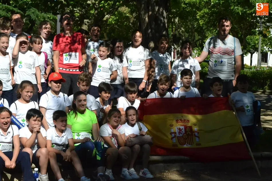 Foto 4 - Misioneras-Santa Teresa corre contra el hambre como apertura de la &uacute;ltima semana del curso  