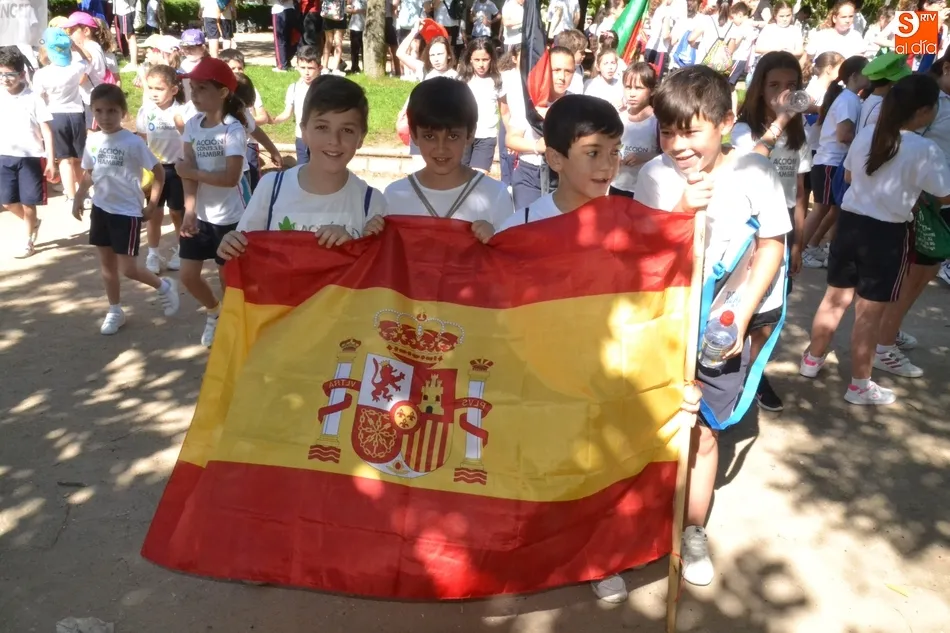 Foto 2 - Misioneras-Santa Teresa corre contra el hambre como apertura de la &uacute;ltima semana del curso  