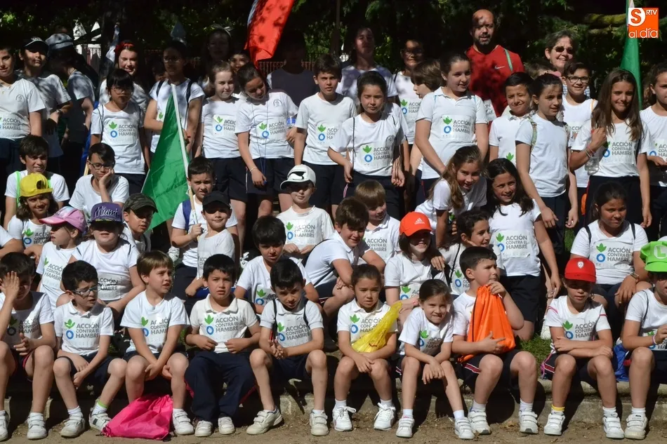 Foto 6 - Misioneras-Santa Teresa corre contra el hambre como apertura de la &uacute;ltima semana del curso  