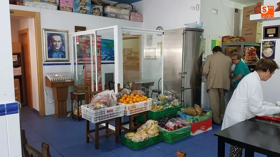 Foto 5 - La &lsquo;Operaci&oacute;n Litro&rsquo; recoge m&aacute;s de 2.500 kilos de alimentos para el Comedor de los Pobres  