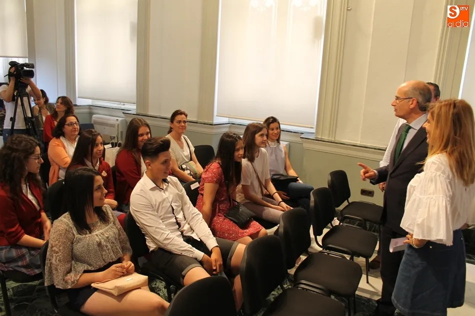 Foto 5 - El concurso de educaci&oacute;n tributaria premia a alumnos de Ciudad Rodrigo y Salamanca&nbsp;  