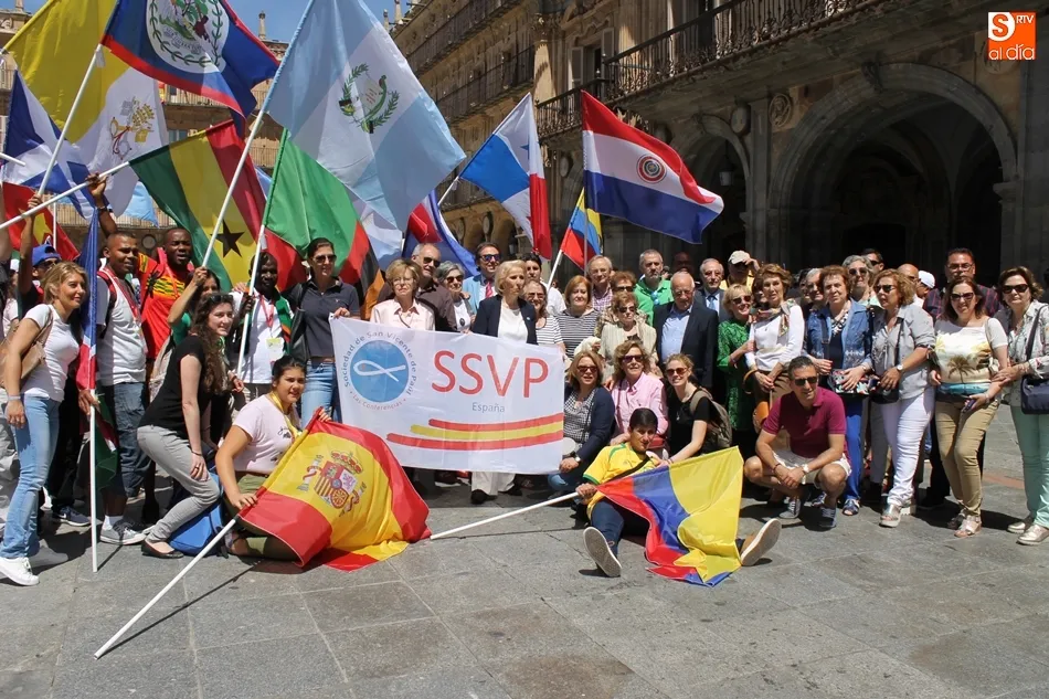 Foto 5 - El presidente de la Sociedad de San Vicente de Pa&uacute;l nombrado Hu&eacute;sped Distinguido de Salamanca