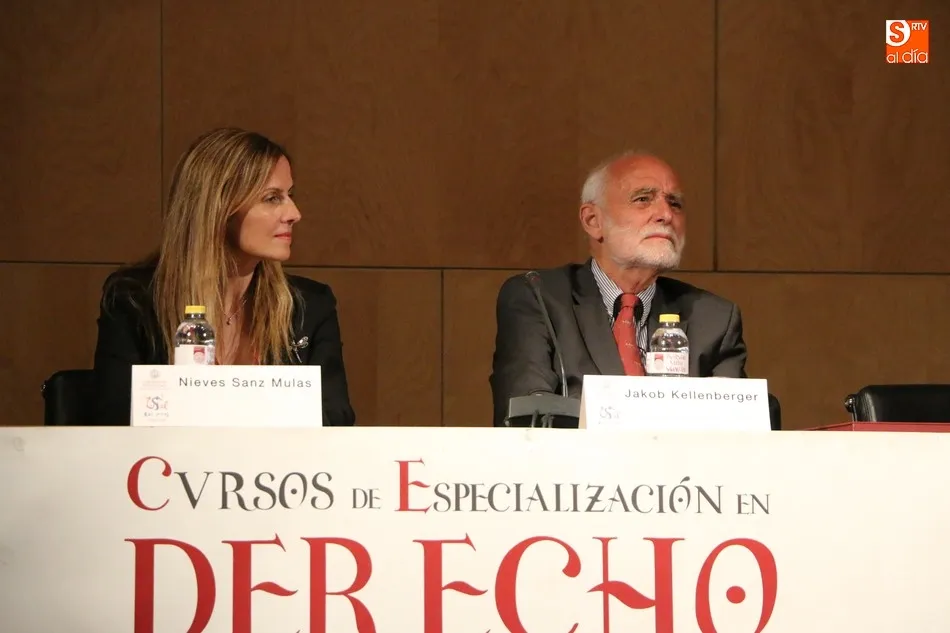 Foto 11 - Marcelino Oreja recibe el t&iacute;tulo de embajador del VIII Centenario de la Usal