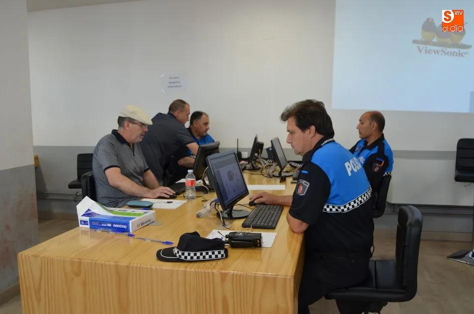 Foto 4 - Se imparte en B&eacute;jar un curso dirigido a la actualizaci&oacute;n inform&aacute;tica de La Polic&iacute;a Municipal   