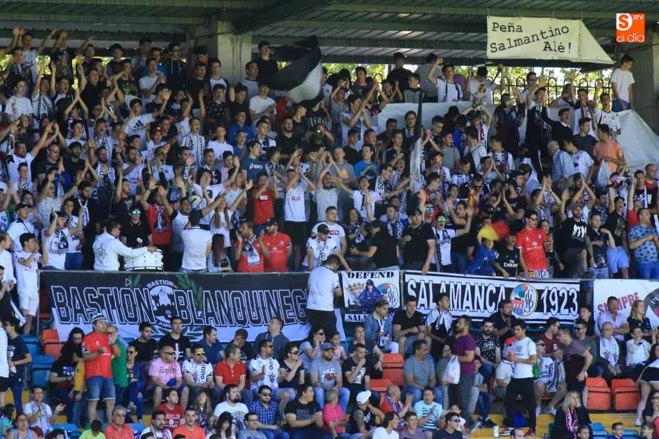 Afición del salmantino en el Helmántico / Foto: Archivo