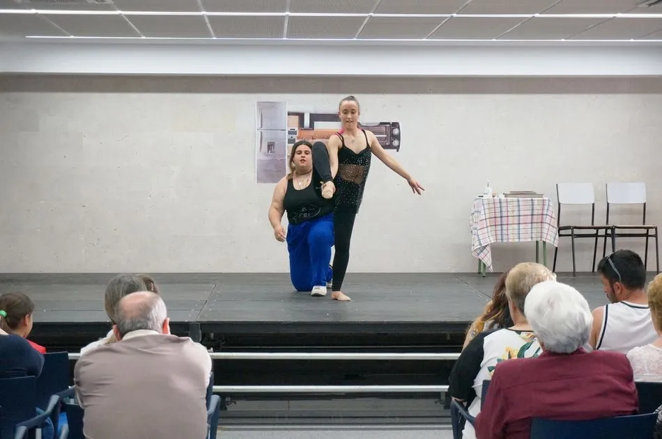 Foto 2 - Los alumnos de la Escuela de Teatro despiden el curso con una brillante actuaci&oacute;n