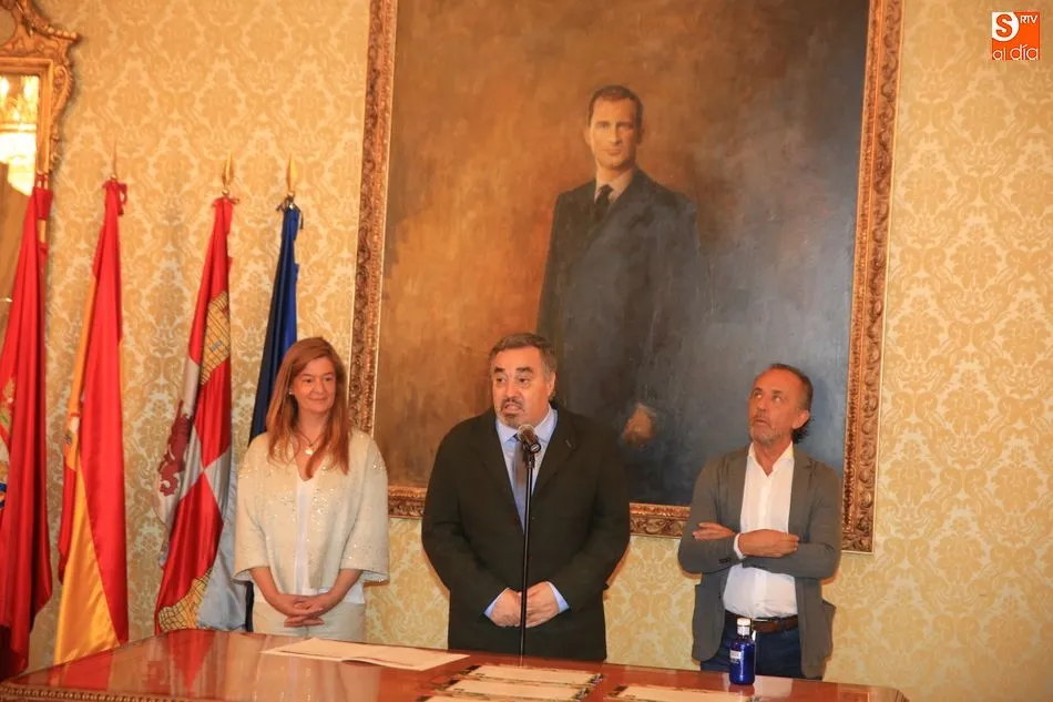 Foto 6 - El Ayuntamiento entrega los diplomas a los ganadores del VI Concurso &lsquo;El toro bravo: un rito&rsquo;  