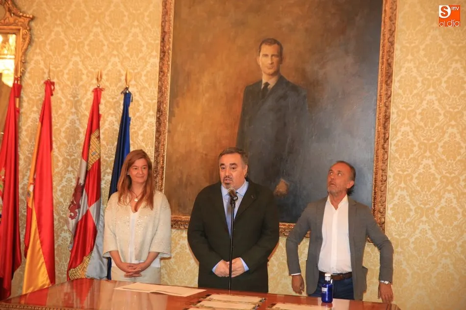 Foto 4 - El Ayuntamiento entrega los diplomas a los ganadores del VI Concurso &lsquo;El toro bravo: un rito&rsquo;  
