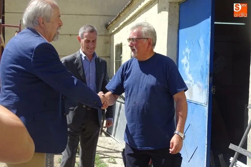 Foto 7 - Pedro Grijalba reconoce la labor de los alumnos&nbsp;de &lsquo;Alba Fierro&rsquo;