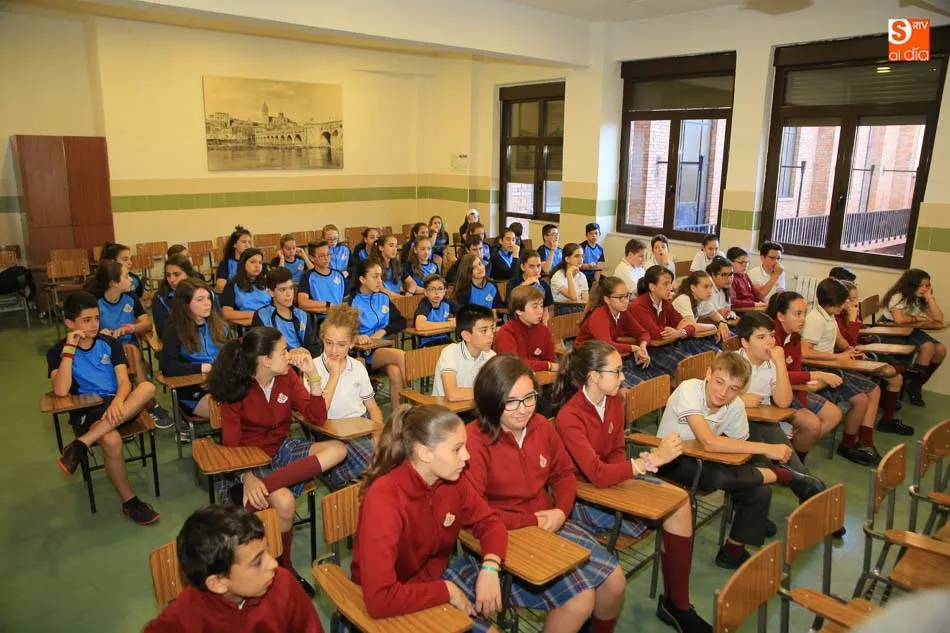 Foto 11 - Los alumnos del Colegio San Juan Bosco reciben los carn&eacute;s de Ciberexpert@  
