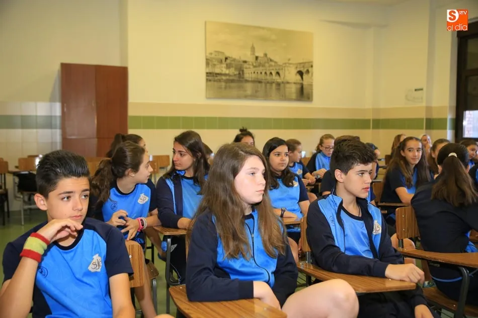Foto 10 - Los alumnos del Colegio San Juan Bosco reciben los carn&eacute;s de Ciberexpert@  