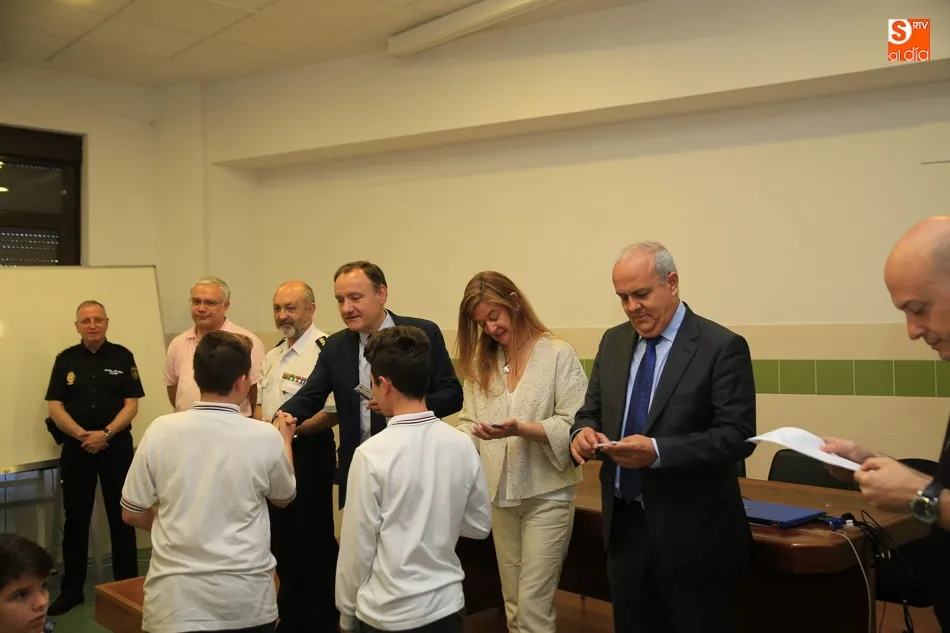 Foto 9 - Los alumnos del Colegio San Juan Bosco reciben los carn&eacute;s de Ciberexpert@  