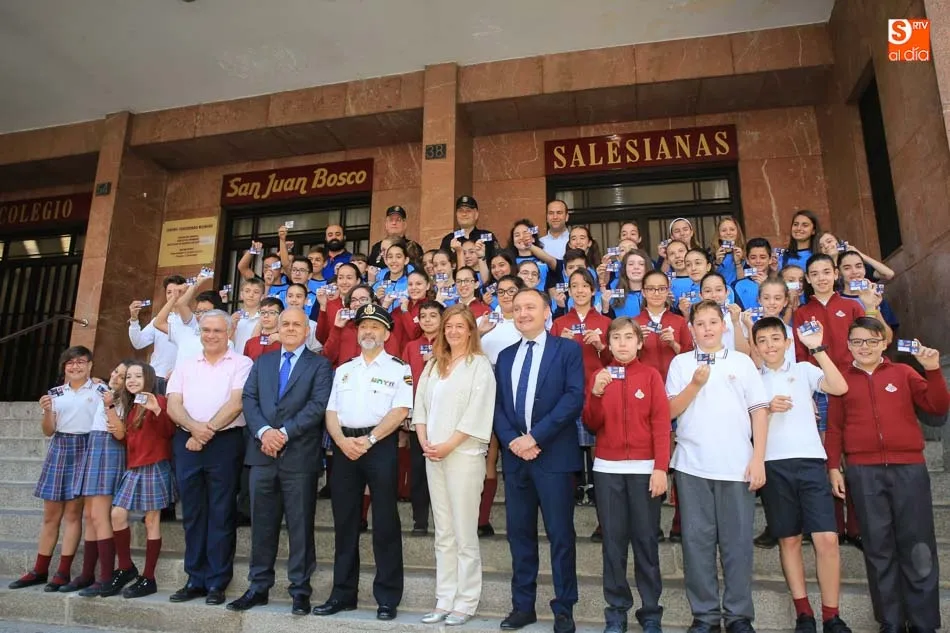 Foto 3 - Los alumnos del Colegio San Juan Bosco reciben los carn&eacute;s de Ciberexpert@  