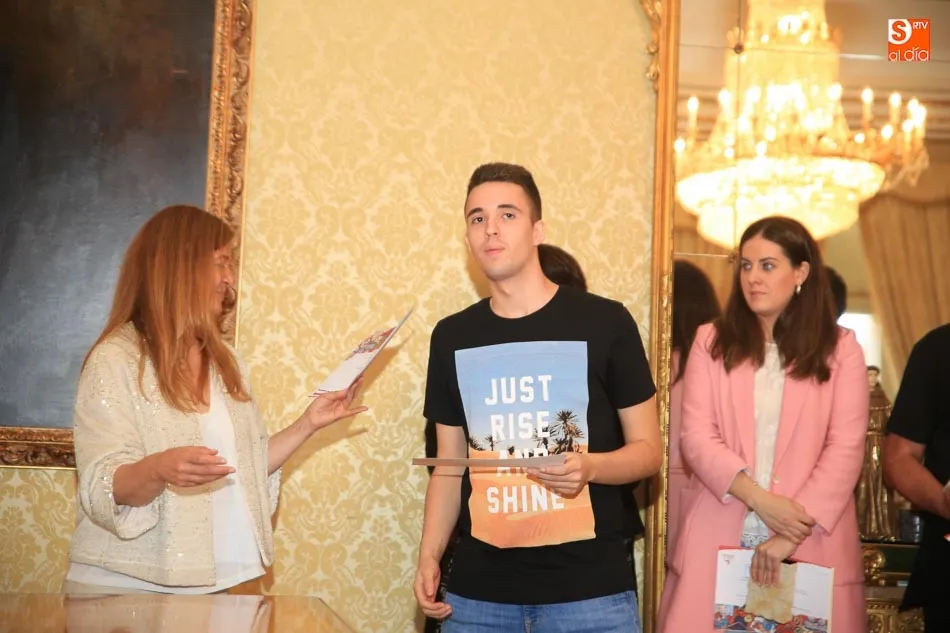 Foto 11 - Los ganadores del quinto certamen &lsquo;#Compartoblog&rsquo; reciben sus diplomas  
