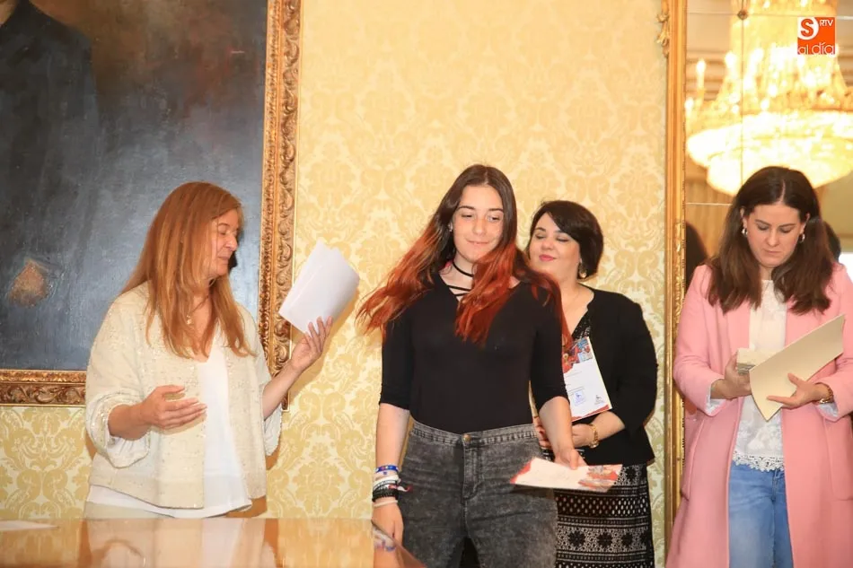 Foto 9 - Los ganadores del quinto certamen &lsquo;#Compartoblog&rsquo; reciben sus diplomas  
