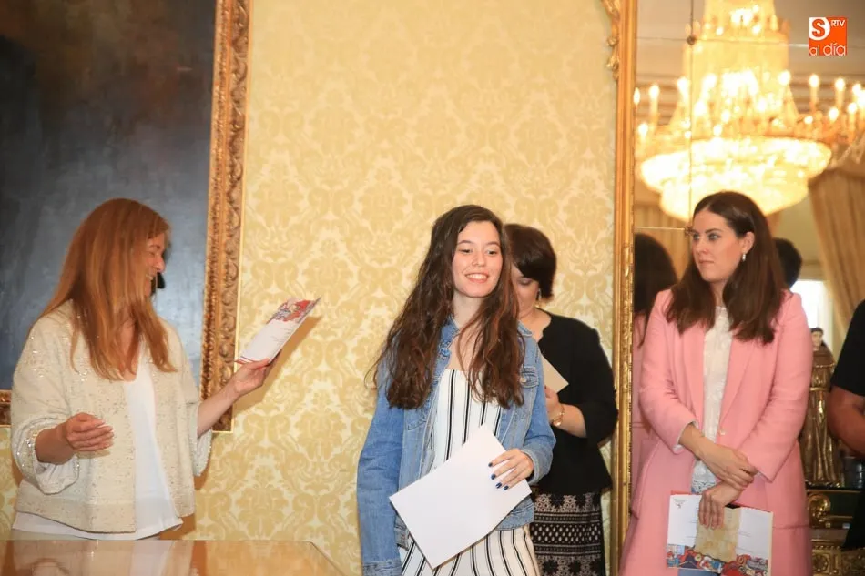 Foto 6 - Los ganadores del quinto certamen &lsquo;#Compartoblog&rsquo; reciben sus diplomas  