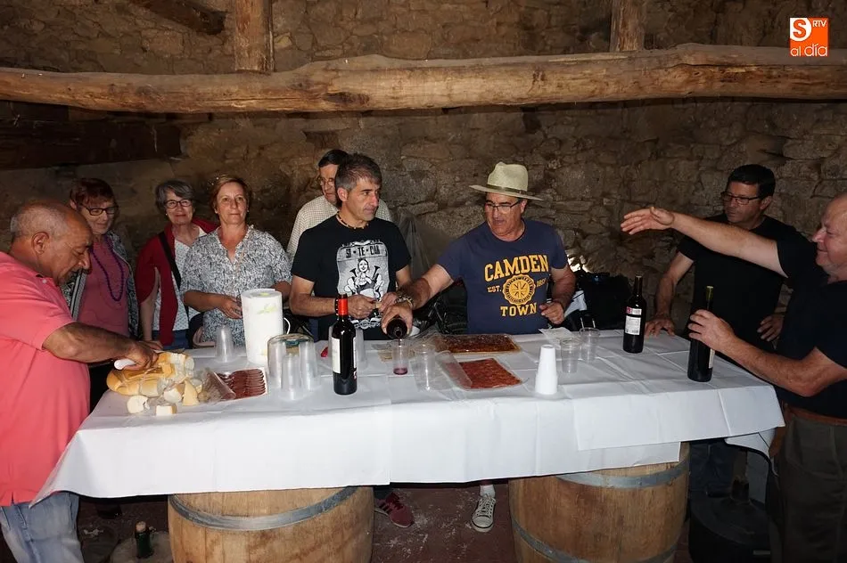 Foto 11 - La primera ruta de bodegas atrae la atenci&oacute;n de los vecinos
