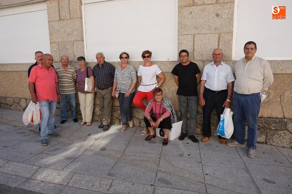 Foto 10 - La primera ruta de bodegas atrae la atenci&oacute;n de los vecinos