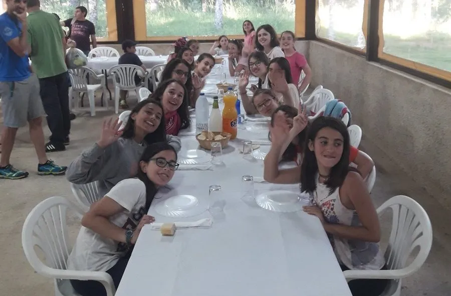 Foto 4 - Los mayores del Colegio San Francisco disfrutan de una acampada en Villasrubias  