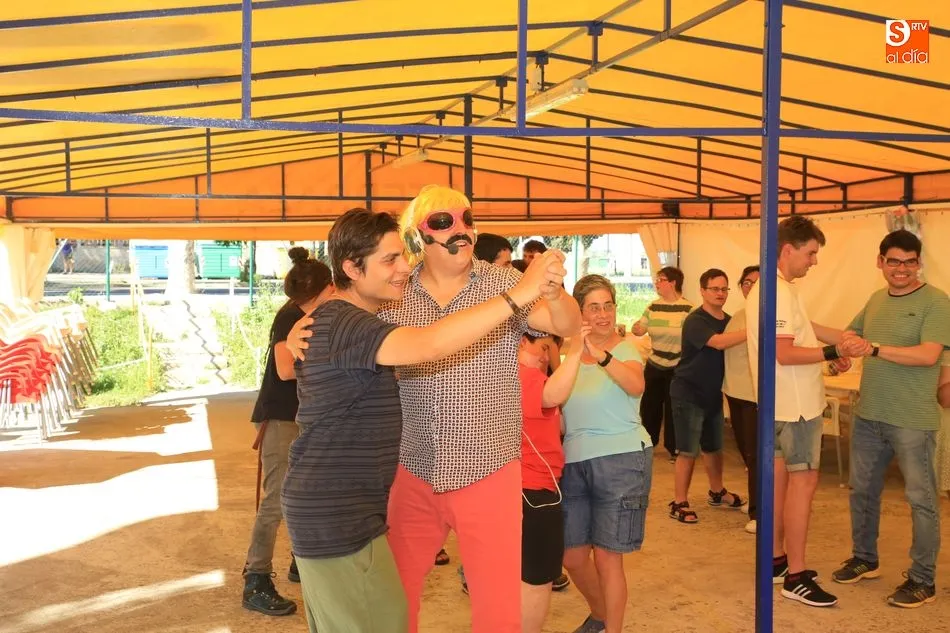 Foto 2 - Divertida clausura del curso del Programa de Integraci&oacute;n de J&oacute;venes con Discapacidad Intelectual  