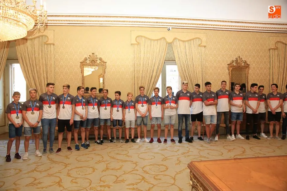 Foto 11 - Homenaje&nbsp;del Ayuntamiento a los jugadores del CB&nbsp;Tormes&nbsp;con motivo de sus &eacute;xitos  