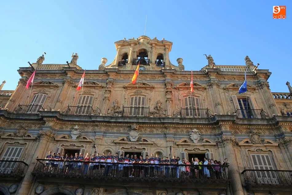 Foto 3 - Homenaje&nbsp;del Ayuntamiento a los jugadores del CB&nbsp;Tormes&nbsp;con motivo de sus &eacute;xitos  