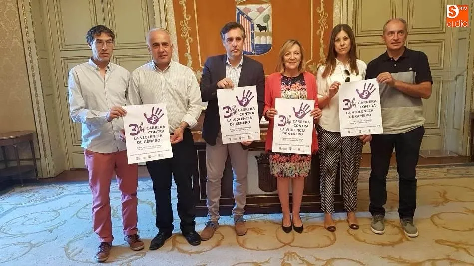 Presentación de la III Carrera Popular contra la Violencia de Género en el Ayuntamiento de Salamanca