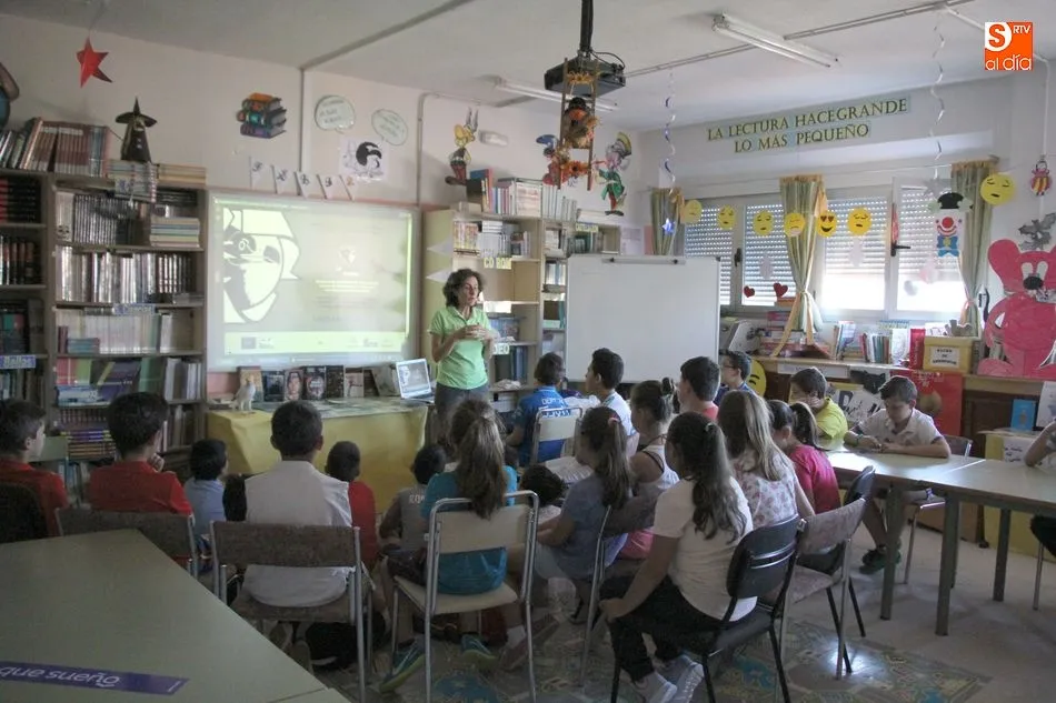 Foto 2 - La casa del parque de Sobradillo acerca el mundo de las rapaces a los alumnos del CEIP Manuel...