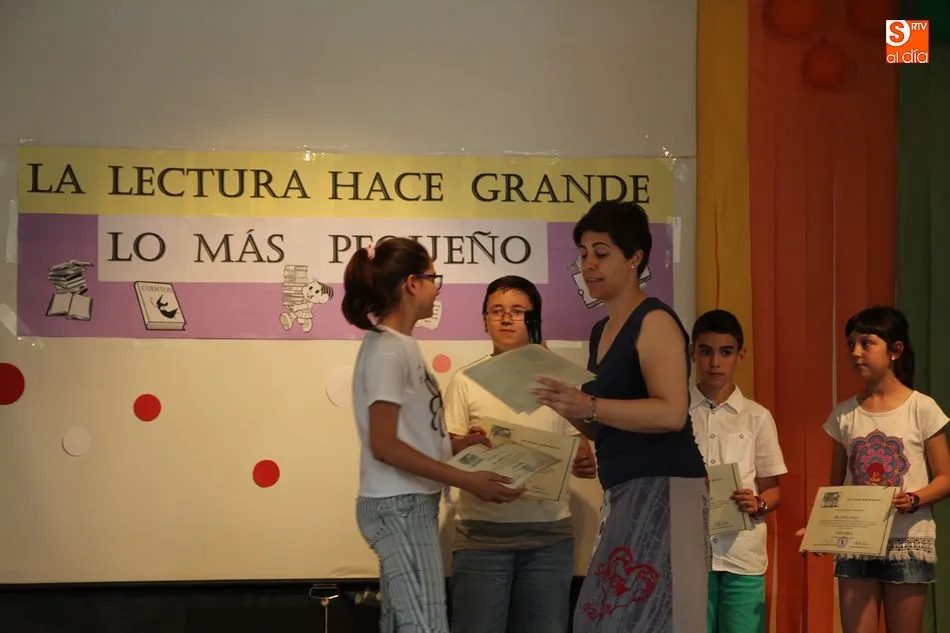 Foto 7 - El CEIP Manuel moreno Blanco premia entre sus alumnos a los mejores lectores y mediadores  
