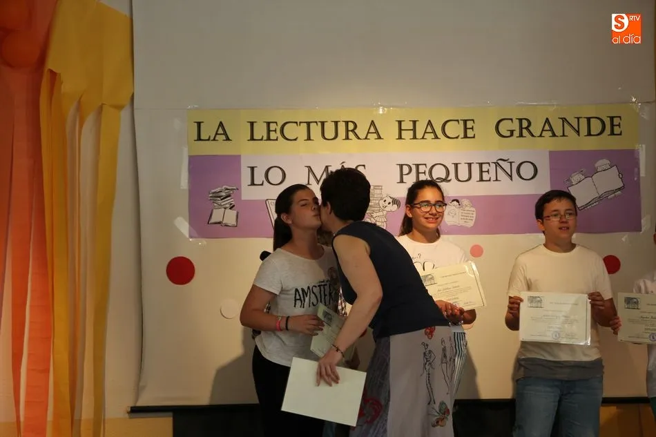 Foto 5 - El CEIP Manuel moreno Blanco premia entre sus alumnos a los mejores lectores y mediadores  