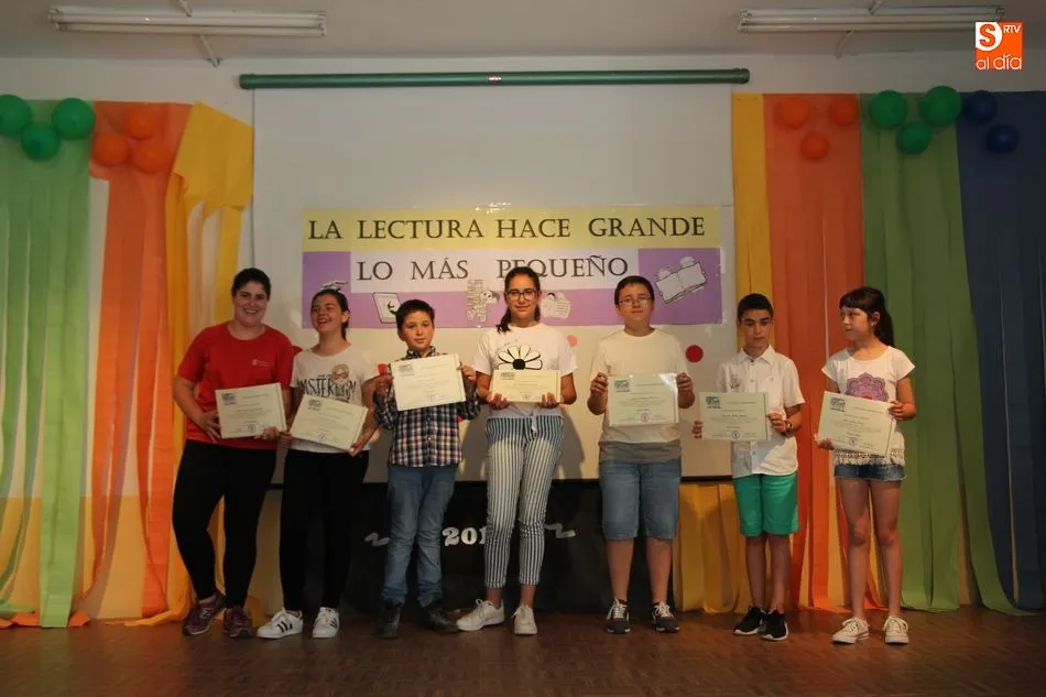 Foto 4 - El CEIP Manuel moreno Blanco premia entre sus alumnos a los mejores lectores y mediadores  