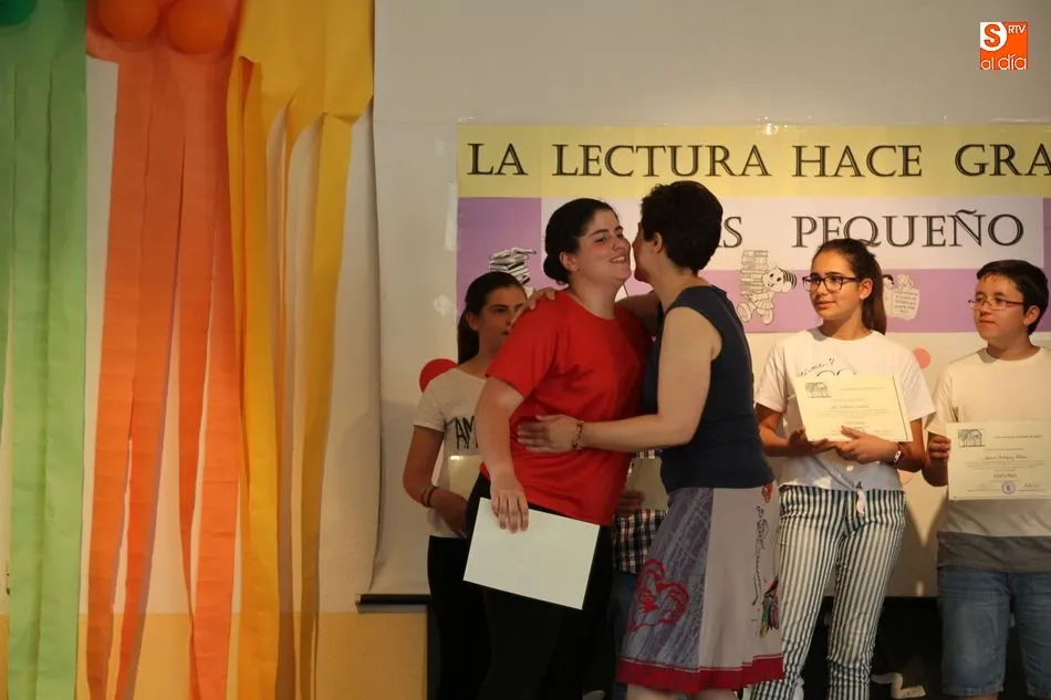 Foto 3 - El CEIP Manuel moreno Blanco premia entre sus alumnos a los mejores lectores y mediadores  