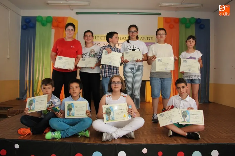 Foto 2 - El CEIP Manuel moreno Blanco premia entre sus alumnos a los mejores lectores y mediadores  