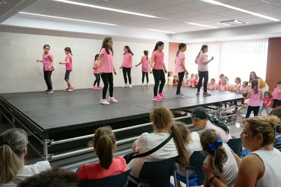 Foto 3 - Gran &eacute;xito de la exhibici&oacute;n infantil de baile y coreograf&iacute;as de fin de curso