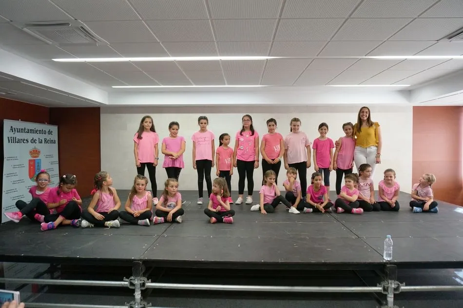 Foto 2 - Gran &eacute;xito de la exhibici&oacute;n infantil de baile y coreograf&iacute;as de fin de curso
