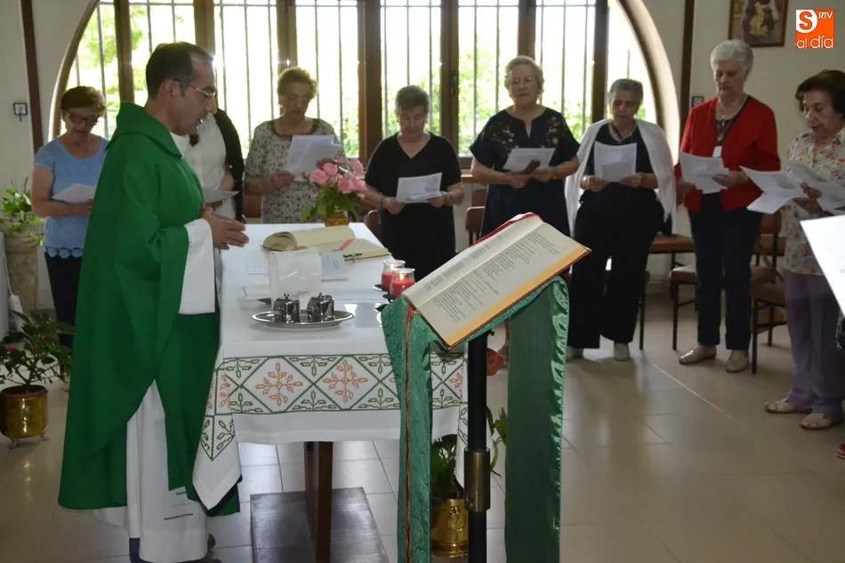 Foto 3 - El Grupo de Oraci&oacute;n Teresiana finaliza sus actividades por este curso  
