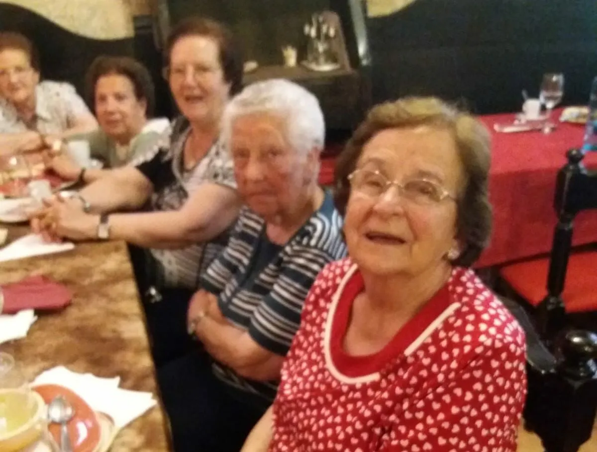Foto 7 - Las integrantes del grupo de mayores del Centro Social Aldea se van de comida conjunta  