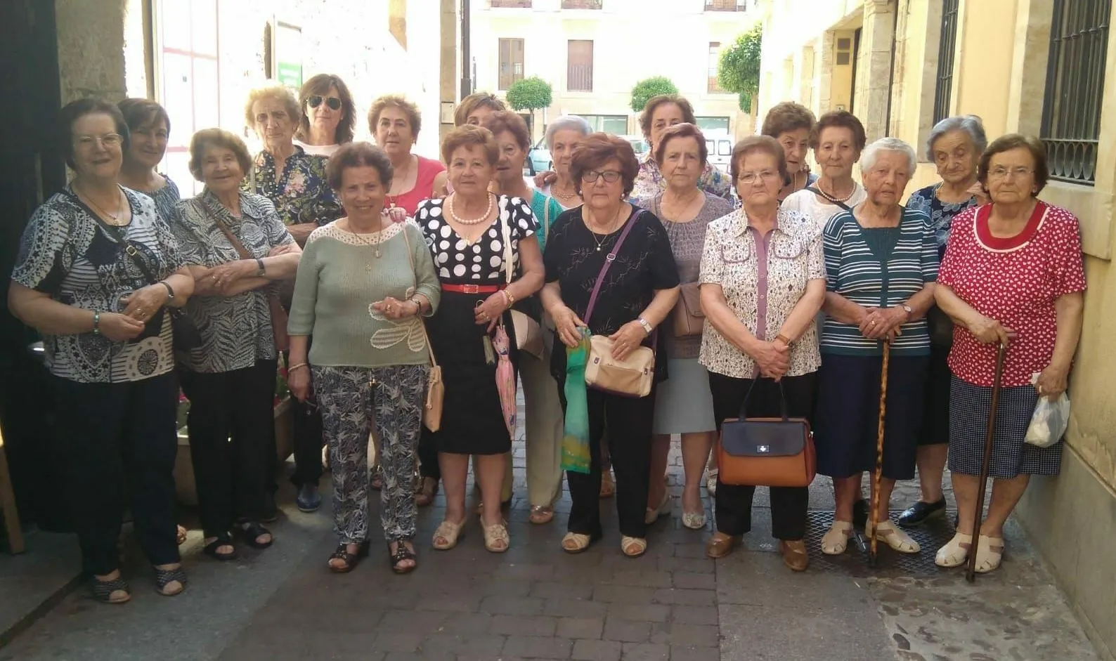 Las integrantes del grupo de mayores del Centro Social Aldea se van de comida conjunta  